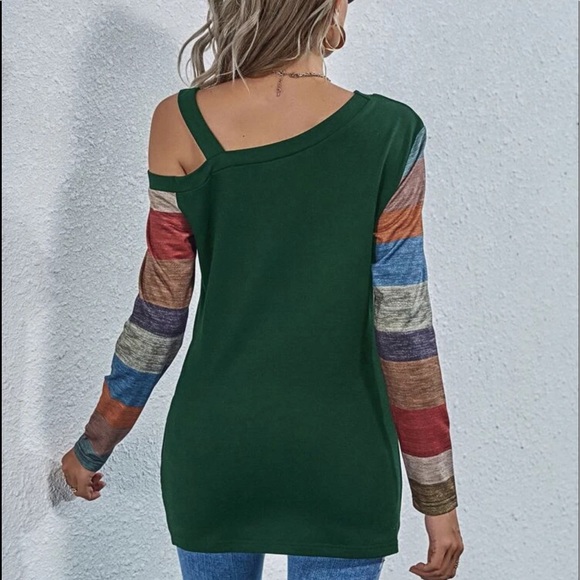 {M-XL} Green Top with Color Block Sleeves - Picture 3 of 3